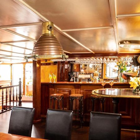 Segelschiff Loth Lorien Hotel Hamburg Exterior foto