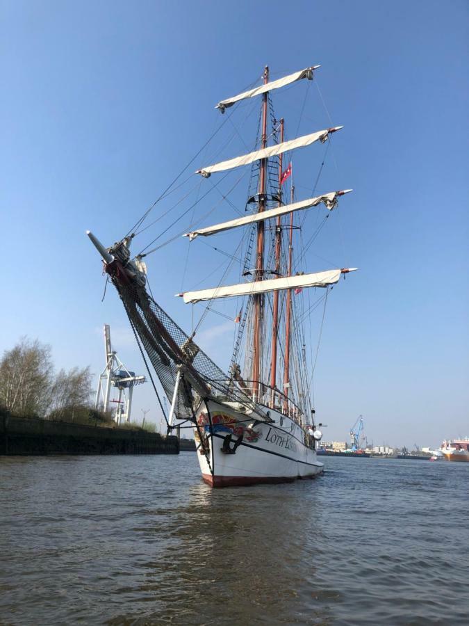 Segelschiff Loth Lorien Hotel Hamburg Exterior foto