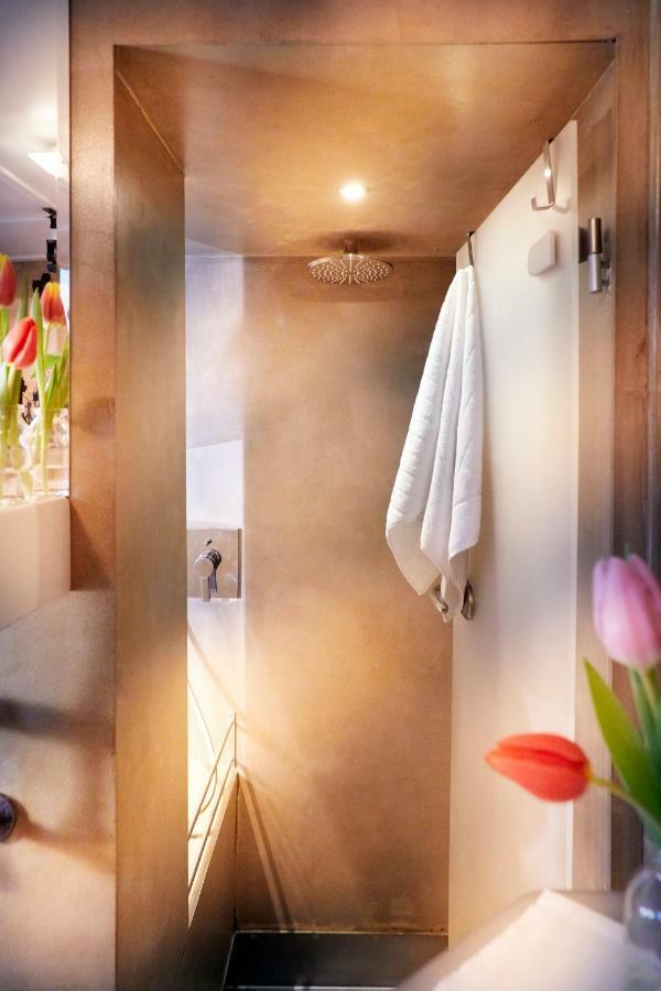 Segelschiff Loth Lorien Hotel Hamburg Exterior foto