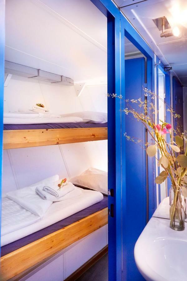 Segelschiff Loth Lorien Hotel Hamburg Exterior foto