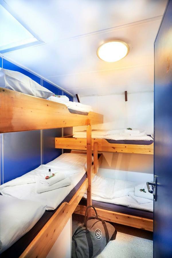 Segelschiff Loth Lorien Hotel Hamburg Exterior foto
